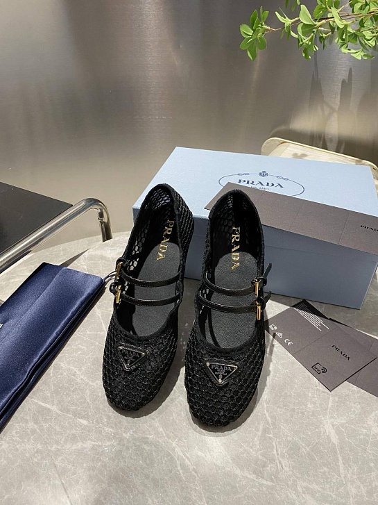 Женские сетчатые балетки Prada чёрного цвета