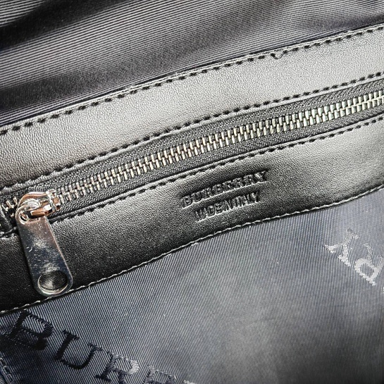 Кожаный рюкзак Burberry London Check 35х30 см