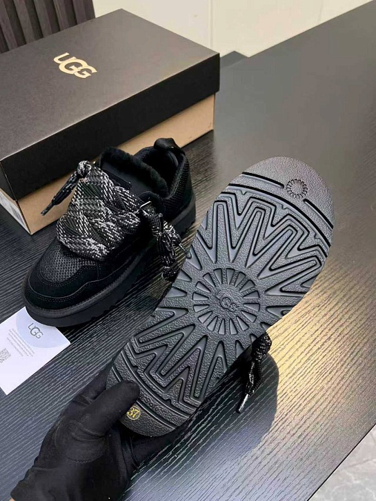 Женские замшевые ботинки UGG Lowmel