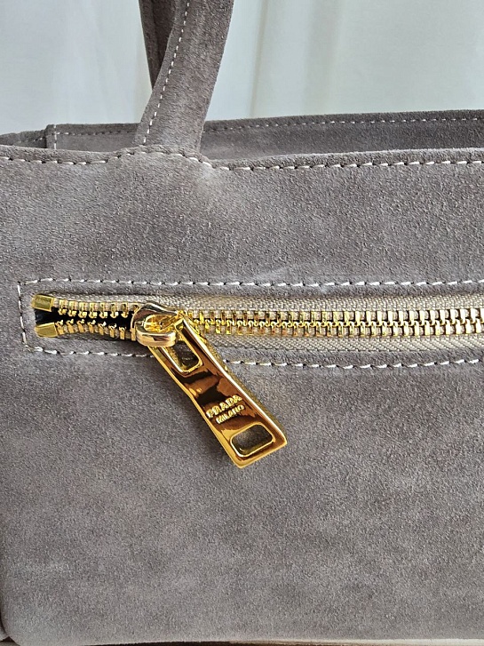 Замшевая сумка Prada 30x16 см