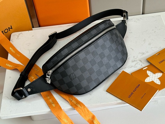 Кожаная сумка на пояс Louis Vuitton Discovery Premium 26x13x7 см   
