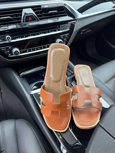 Женские кожаные шлёпанцы Hermes Oran   