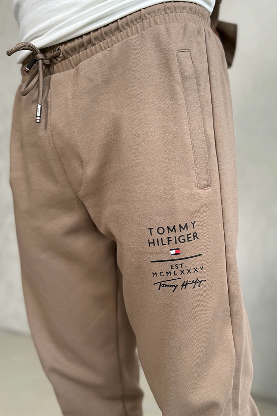 Спортивный костюм бежевого цвета Tommy Hilfiger
