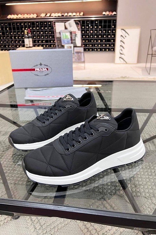 Мужские кроссовки Prada logo-plaque - Black / White
