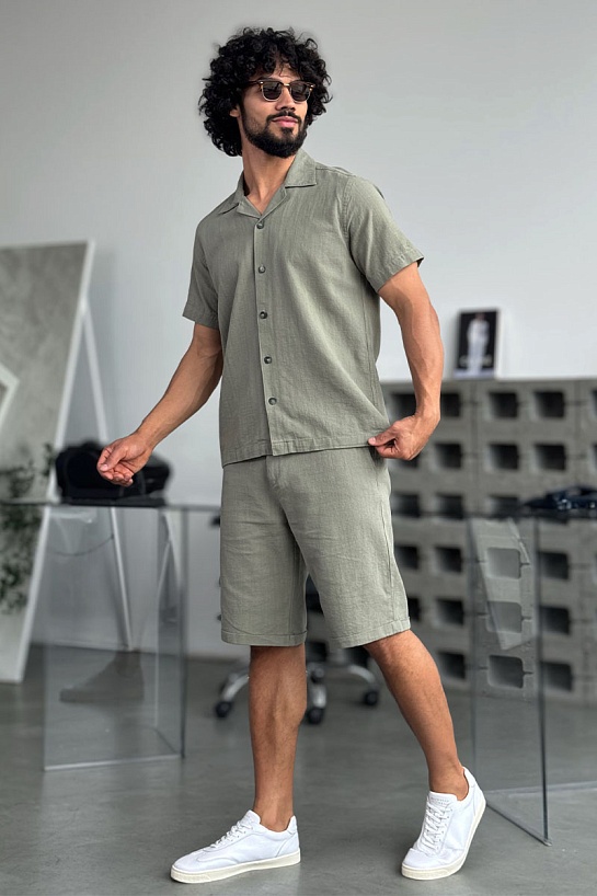 Мужской костюм Loro Piana цвета хаки