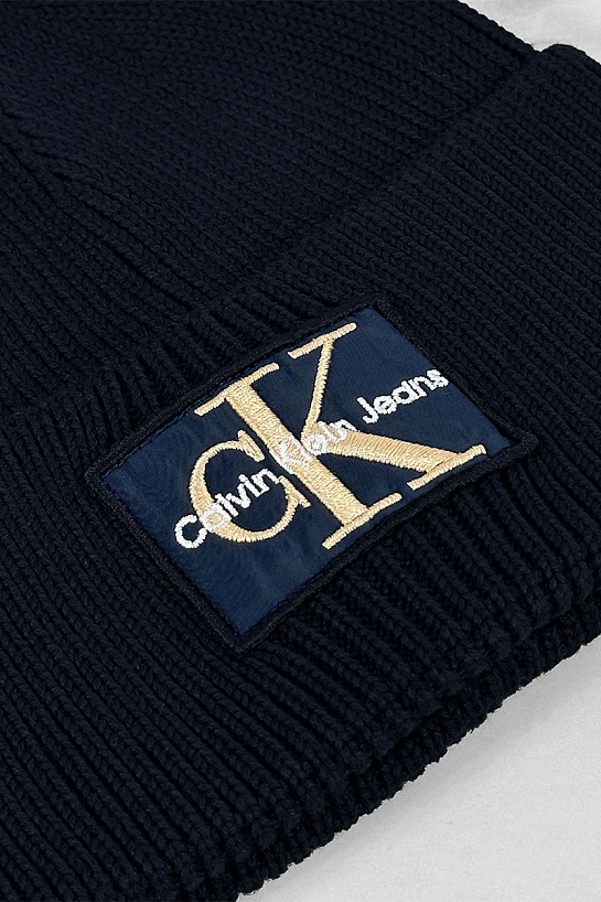 Тёмно-синяя шапка Calvin Klein Jeans monologo patch