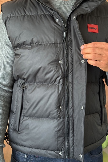 Мужской чёрный жилет Hugo Boss   