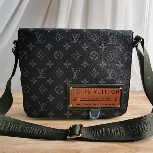 Кожаная сумка-мессенджер Louis Vuitton 26x24 см   