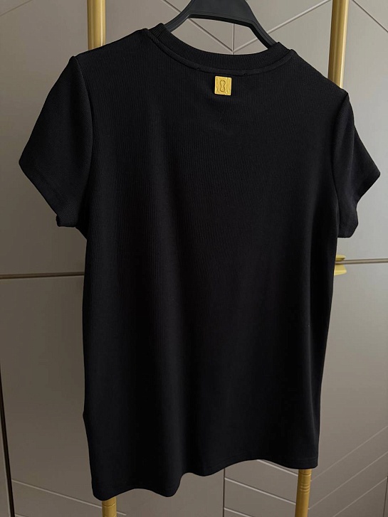 Женская чёрная футболка Schiaparelli premium