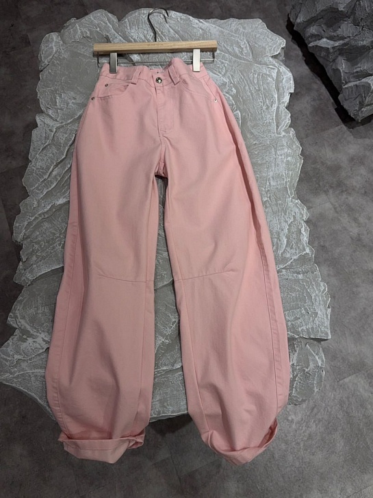 Розовые женские джинсы Loewe