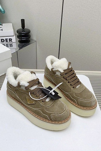 Женские замшевые кроссовки с мехом Prada premium - Brown   