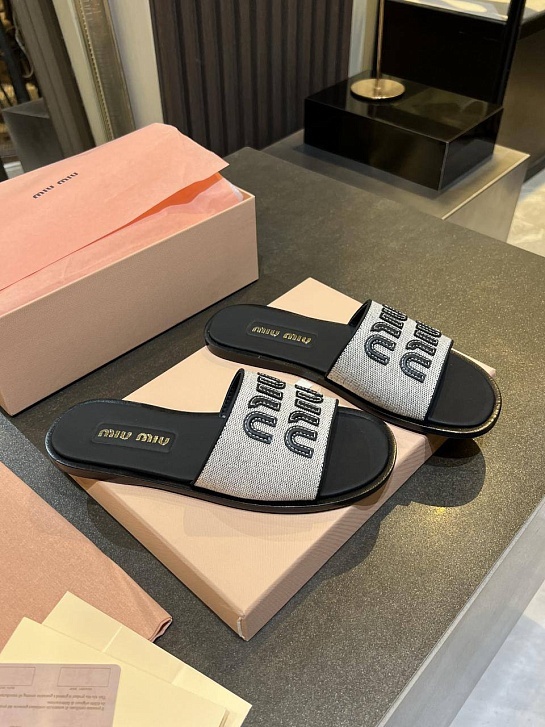 Женские кожаные шлёпанцы MIU MIU Premium - Black