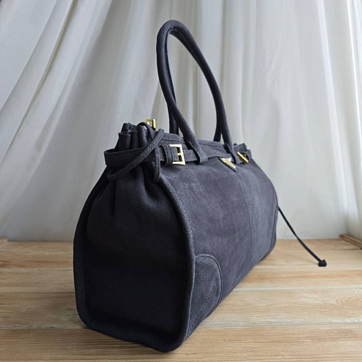 Замшевая серая сумка Prada 38x23 см   