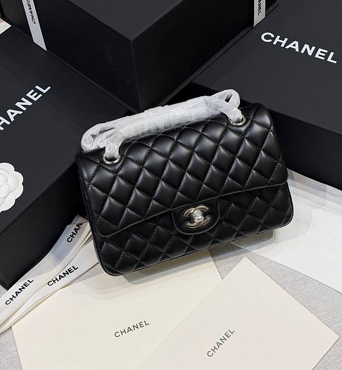 Кожаная сумка Chanel Classic Flap premium 23x14x6 см (7 расцветок)   