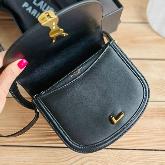 Кожаная сумка Yves Saint Laurent 19x17 см