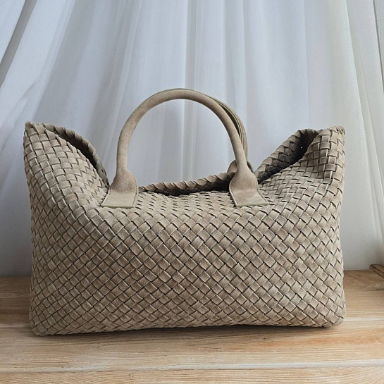 Замшевая сумка Bottega Veneta Cabat 40x28 см - Beige
