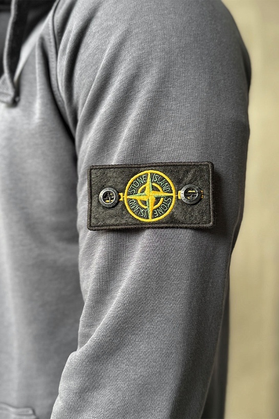 Серая кофта на молнии Stone Island compass-patch