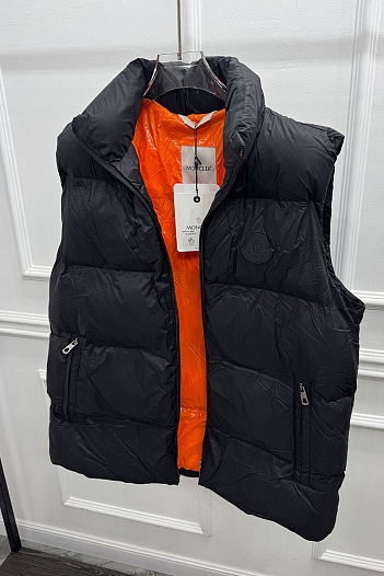 Мужской брендовый жилет Moncler чёрного цвета   