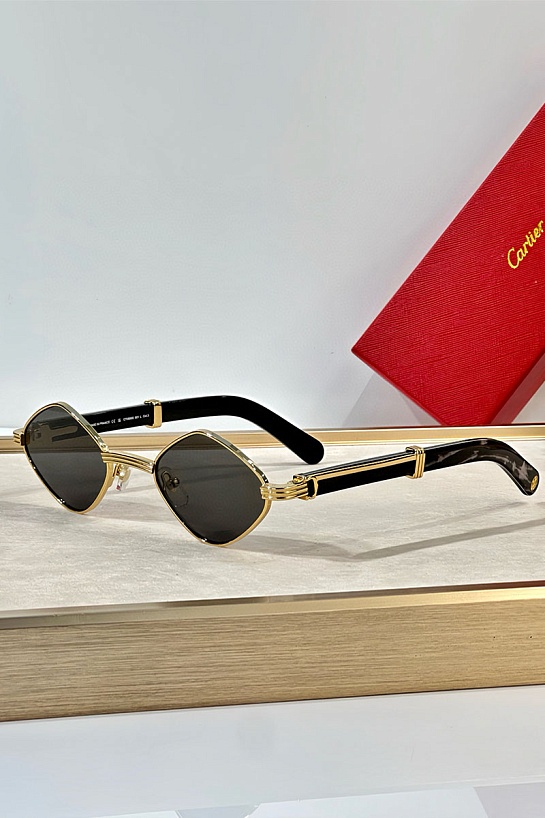 Солнцезащитные очки Cartier