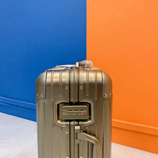 Чемодан Rimowa Aluminum S Premium 54x36x23 см