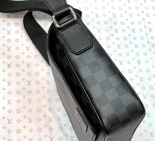 Кожаная сумка Louis Vuitton District Messenger PM Premium 26x20x7 см