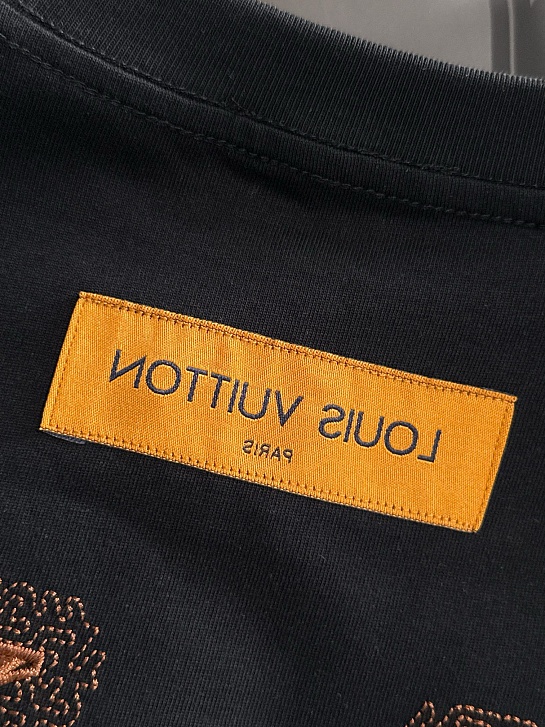 Футболка чёрного цвета Louis Vuitton Premium