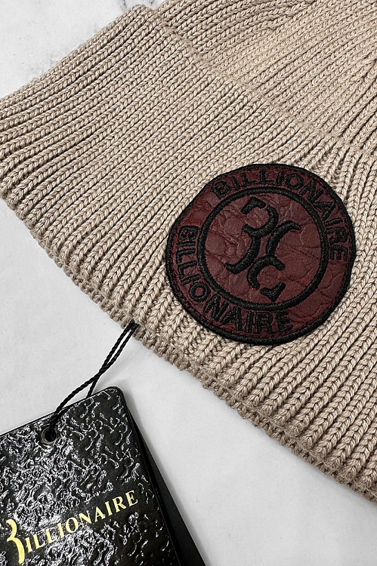 Бежевая шапка Billionaire logo-patch
