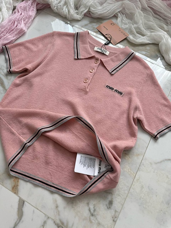 Женское поло розового цвета MIU MIU