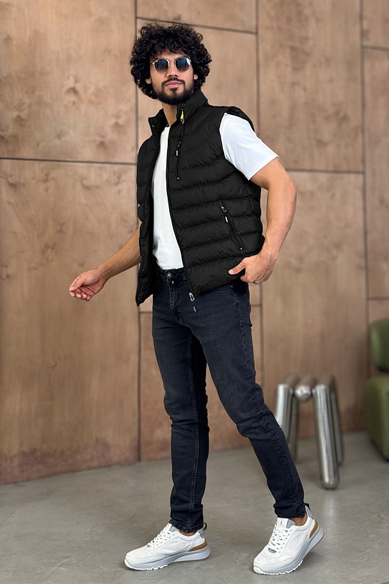 Жилет чёрного цвета Parajumpers