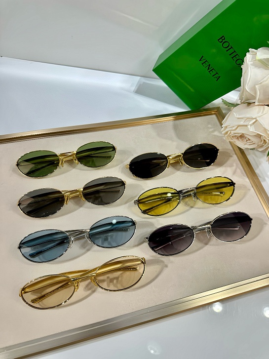 Солнцезащитные очки Bottega Veneta Sardine Oval