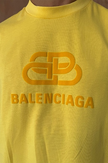 Жёлтая оверсайз футболка Balenciaga BB logo   