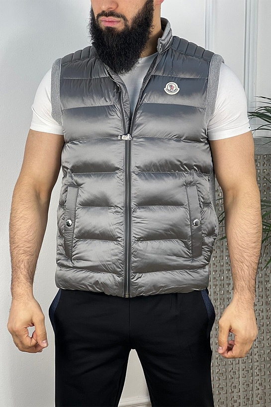 Мужской брендовый жилет Moncler серого цвета