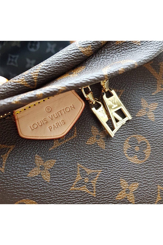 Кожаная сумка на пояс Louis Vuitton Bumbag Monogram 28x14 см