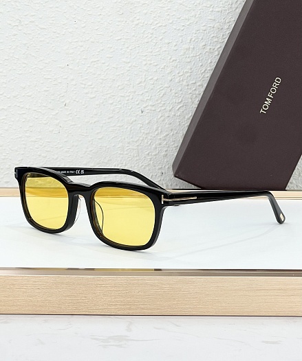 Солнцезащитные очки Tom Ford Miles   