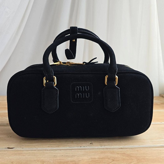 Замшевая чёрная сумка MIU MIU 28x13 см   