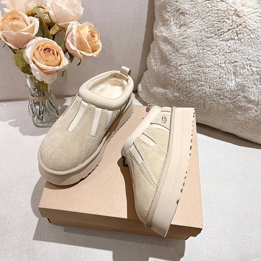 Меховые женские слипоны UGG Tassle - Beige   