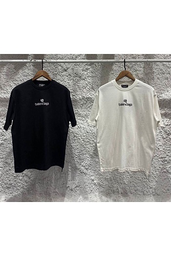 Белая оверсайз футболка Balenciaga   