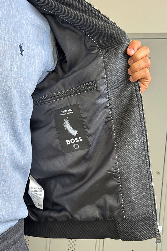 Мужской бомбер Hugo Boss чёрного цвета