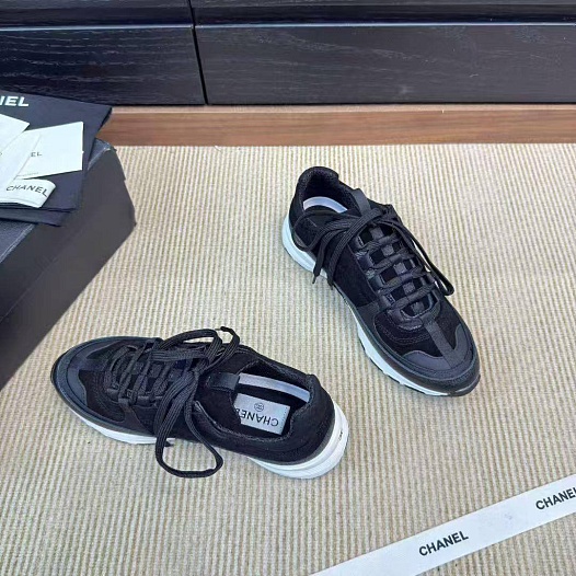 Женские чёрные кроссовки Chanel   