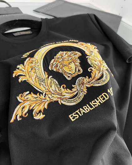 Чёрная футболка Versace Coupe Blason embroidered   