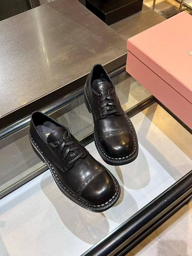 Женские кожаные ботинки дерби MIU MIU   
