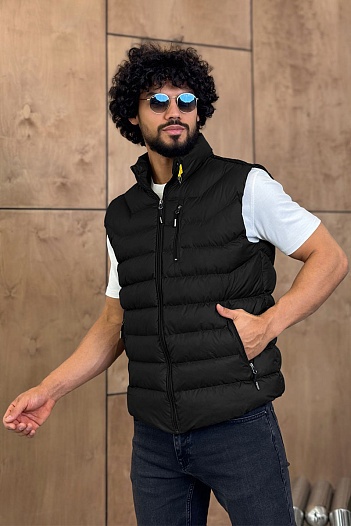 Жилет чёрного цвета Parajumpers   