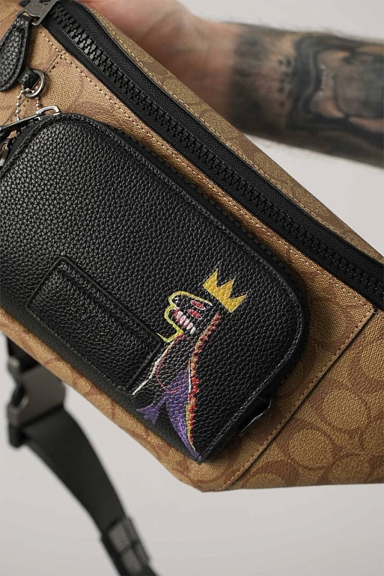 Кожаная сумка на пояс Coach x Jean Michel Basquiat Track