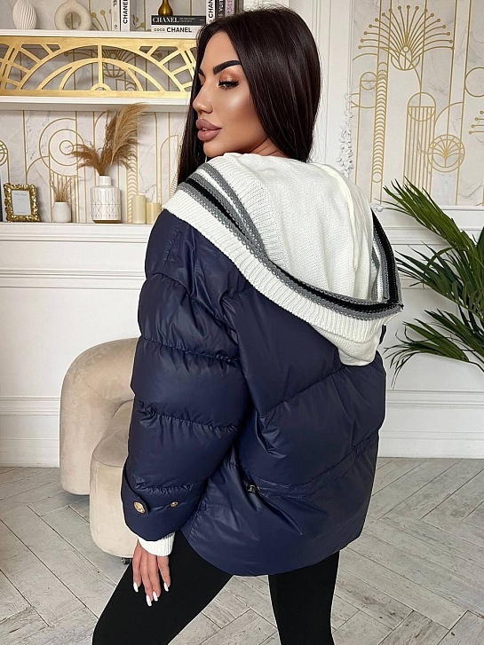 Темно-синяя женская куртка Moncler