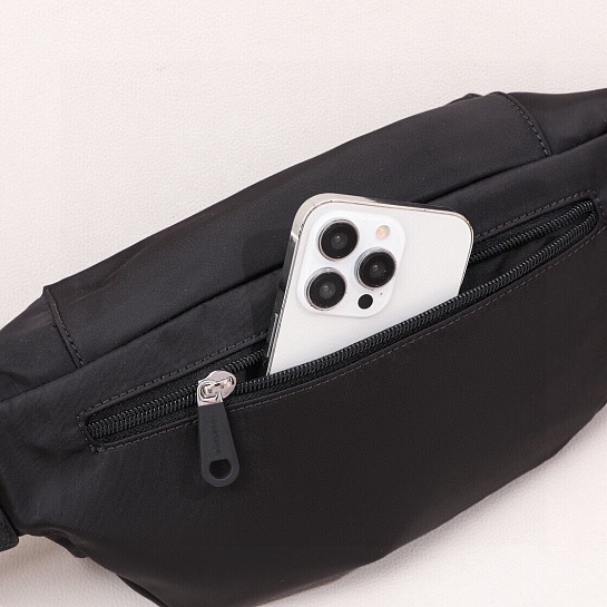 Чёрная сумка на пояс Burberry Sonny Premium 31x7.5x16 см