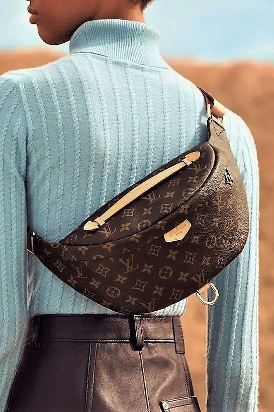 Кожаная сумка на пояс Louis Vuitton Bumbag Monogram 28x14 см