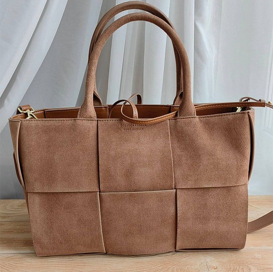 Замшевая сумка-тоут Bottega Veneta Arco Medium 36x25 см - Brown