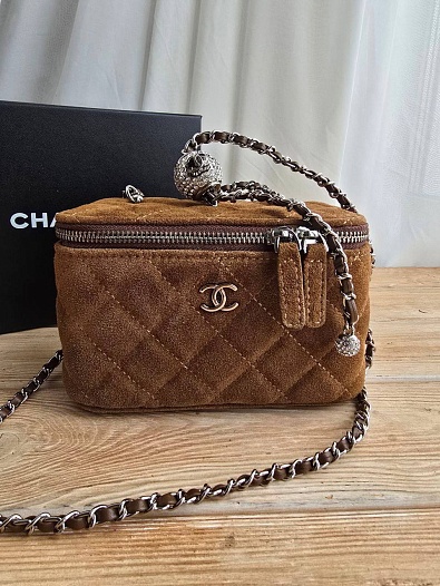 Замшевая косметичка Chanel 18x12 см   