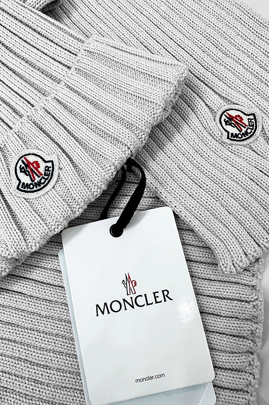 Комплект из шапки и шарфа светло-серого цвета Moncler logo-patch