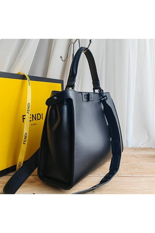 Кожаная сумка Fendi 33x22 см